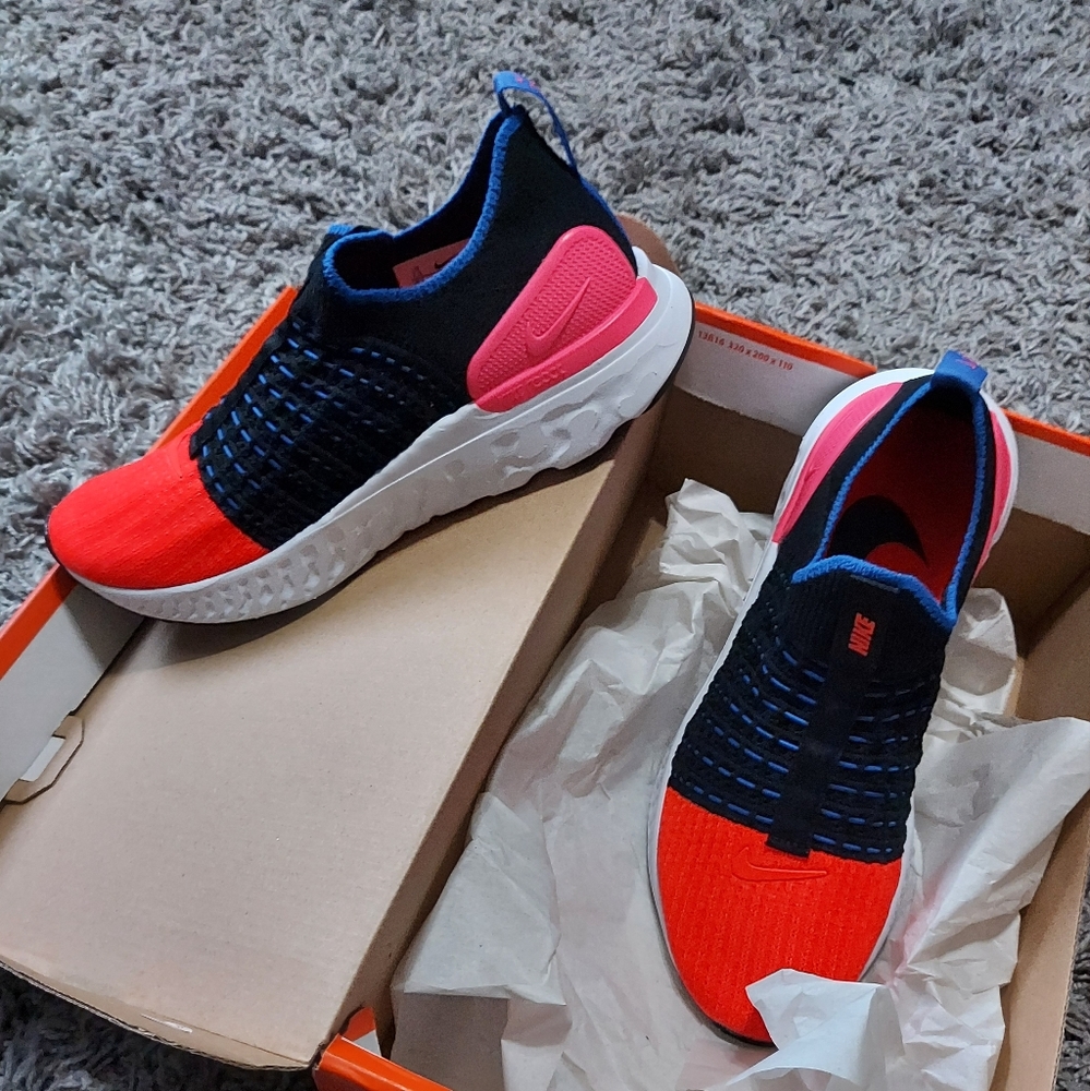 New with box Nike React Phantom Sneakers